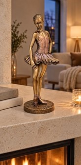 GAVE TIL EN BALLERINA. Attraktiv ballerina figur til stue dekoration