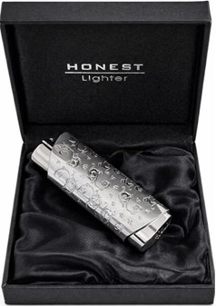 KVALITETS LIGHTER. Elegant lighter i sølv med "Good Luck"