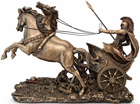 GAVEN TIL HAM PÅ 60. Smuk bronze figur af Achilleus i sin stridsvogn