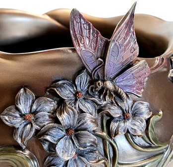 ART NOUVEAU VASE. Unik Veronese vase med blomster og sommerfugl