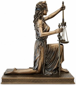 Eksklusiv Justitia figur. Perfekt gave til jurister og nyuddannet