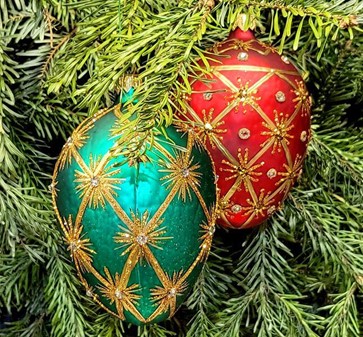 Håndmalet jule glas pynt i rød Fabergé æg form. Julefigur H: 13 cm