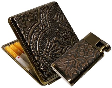 BILLIG GAVE TIL HAM. Lighter og cigaretetui til ham der har alt