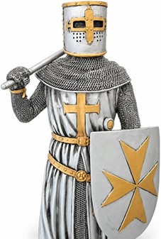 HISTORISK FIGUR. Stående crusader figur med økse og skjold