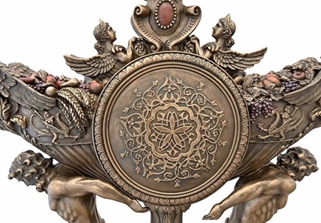 Tidløs Bronze Kaminur. Eksklusiv bryllupsgave og barok kunst i ét