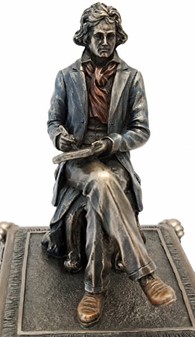 ROMANTISK GAVE. Dejlig figur med spilledåse - Ludwig Van Beethoven