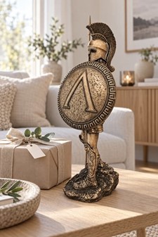 GODE IDEER TIL INDRETNING. Bronze figur af spartanske kriger med spyd