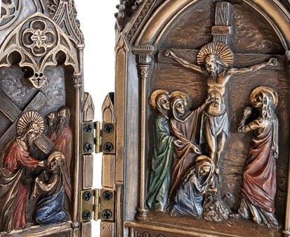 JESU KORSFÆSTELSE. Flot, tredelt Triptykon fra Veronese samling