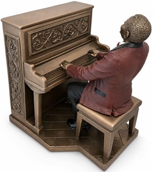 Jazzpianist ved klaveret figur – Den perfekte gave til musikeren