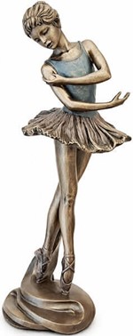 GAVE TIL SØSTER. Dekorativ gave figur af en ballerina i dans