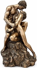 ROMANTISKE GAVER. Smuk figur af et nøgent par i et lidenskabeligt kys