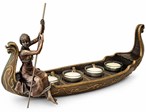 STUE DEKORATION, LYSESTAGE. Bronze figur, kvinde i venetiansk gondol