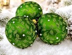 Billige grønne glas julekugler med et plantemotiv, Ø 10 cm 6 stk