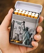 Stilfuldt cigaret etui metal. Sæt med Paris og New York design. 2 stk.