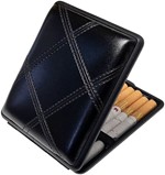 Premium metal VOM HOFE cigaretetui dækket med naturligt sort læder